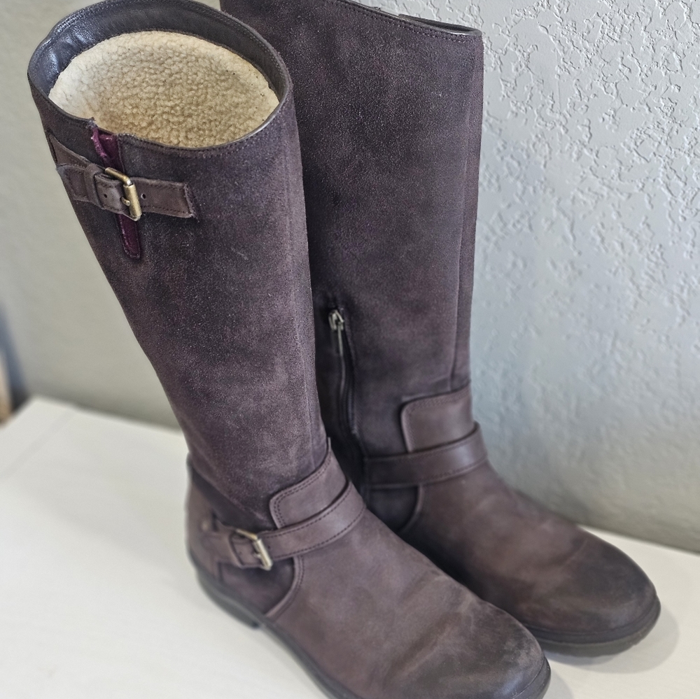 UGG Women's Thomsen boot